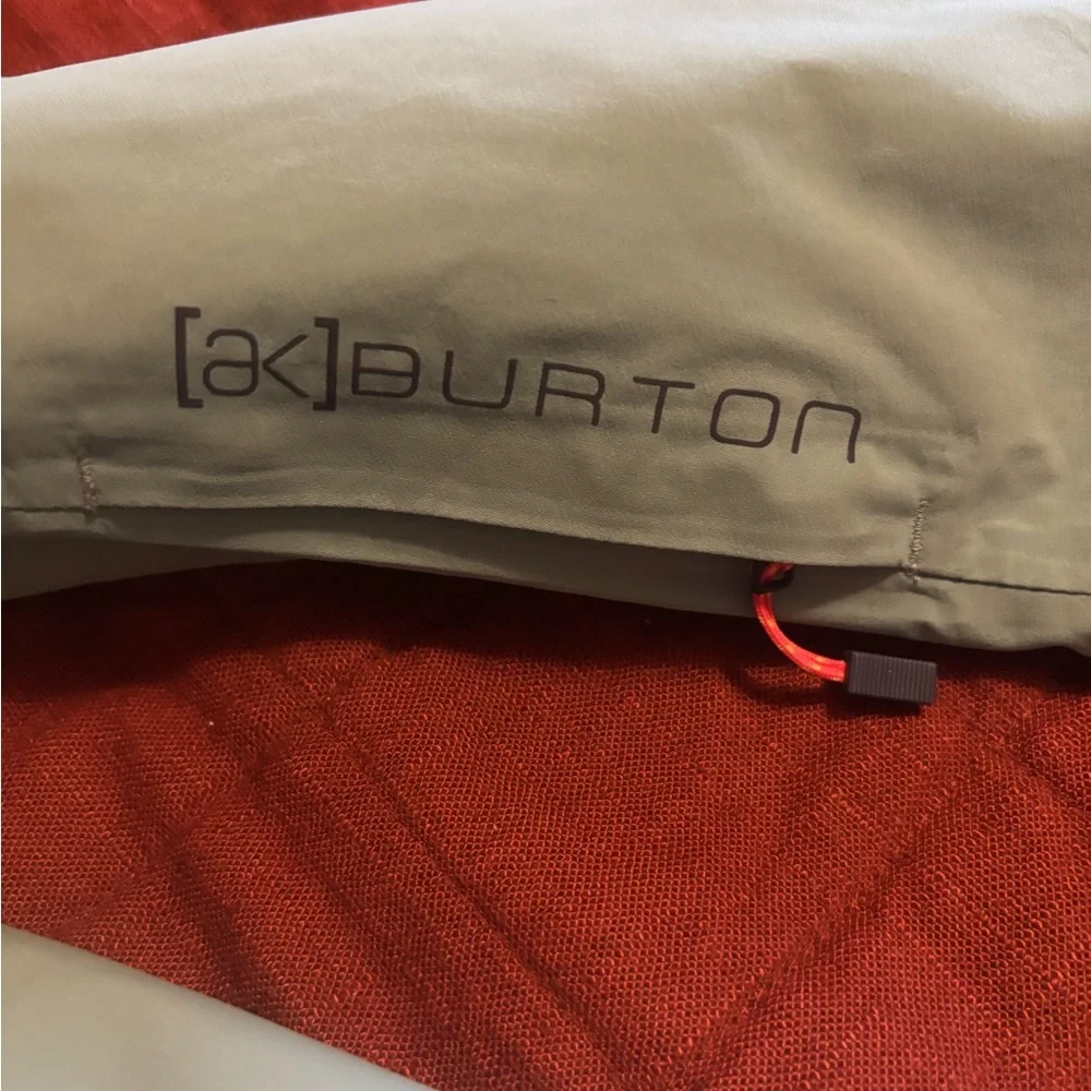 Burton Women's AK Gortex Ski Jacket - M Excellent condition - Picture 5 of 9